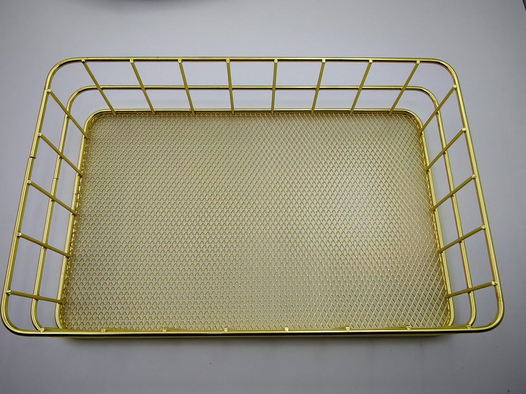 سلة أوراق شبك ذهبية