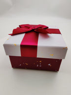 علبة هدايا صغيرة مقاس 9.5X9.5X5.5 CM