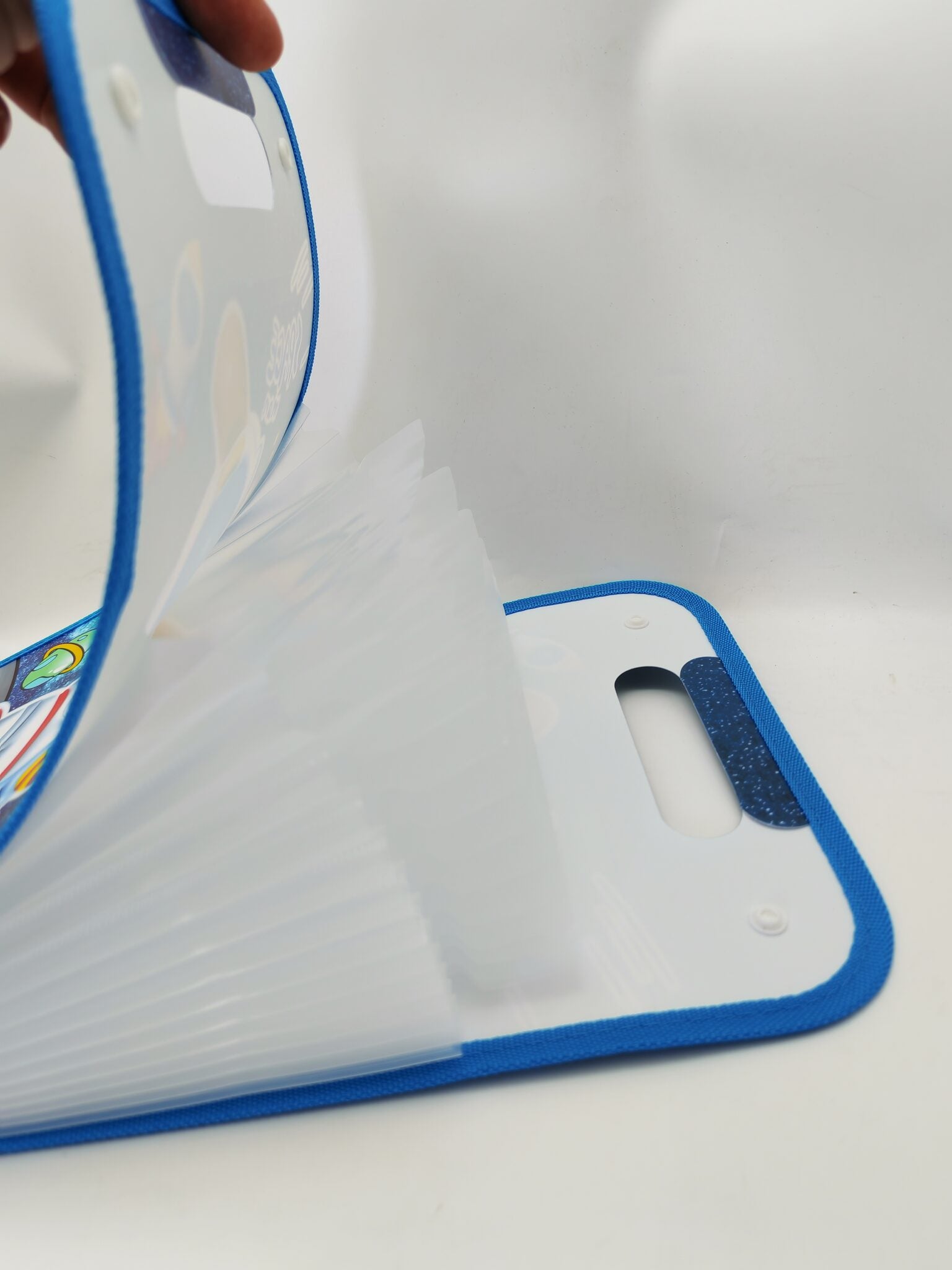 حافظة ورق بشكل طولي -ملغي